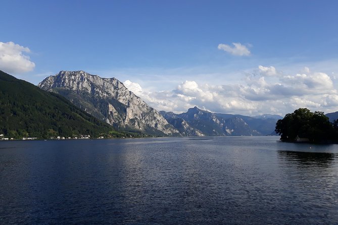 Alpine Hallstatt Day Trip from Vienna incl. Admont Abbey Visit - Seeschloss Ort and Lake Traunsee Views: The Ort Castle Stop