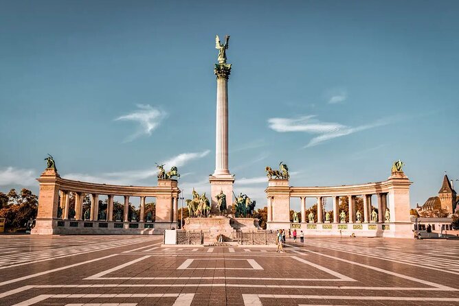 DayTrip to Budapest and Bratislava, two capitals - Pickup and timing: start at 8:00 and plan for a full day