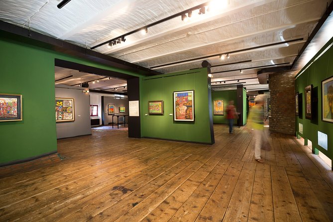 Entrance tickets for the KunstHausWien. Museum Hundertwasser - Tickets, the voucher exchange, and the €4 audioguide choice