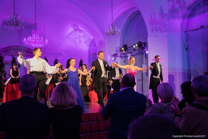 Evening at Schönbrunn Palace Vienna: 3-course Dinner and Concert - From dining room to concert hall: the walk and the timing