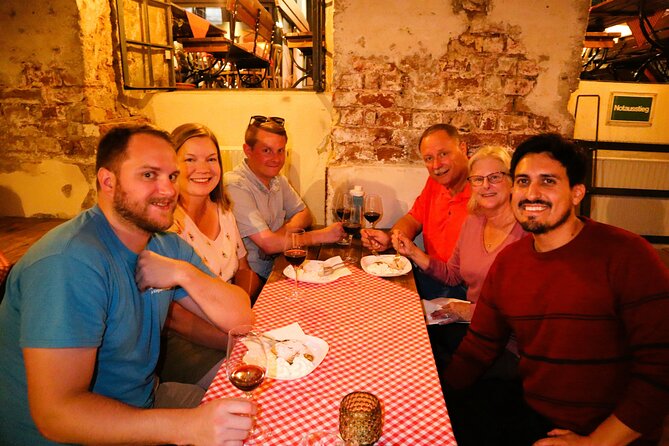 Food Tasting Tour in Hidden Gems of Vienna for Small Groups - Meeting point, walking pace, and how to not lose time