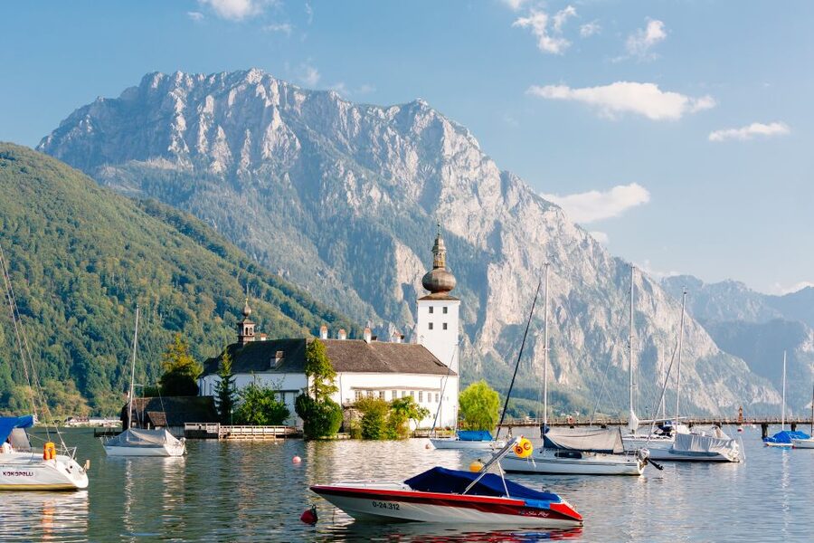 From Vienna: Full Day Trip to Hallstatt and Salzkammergut - Vienna to Hallstatt, the real deal about that long coach ride