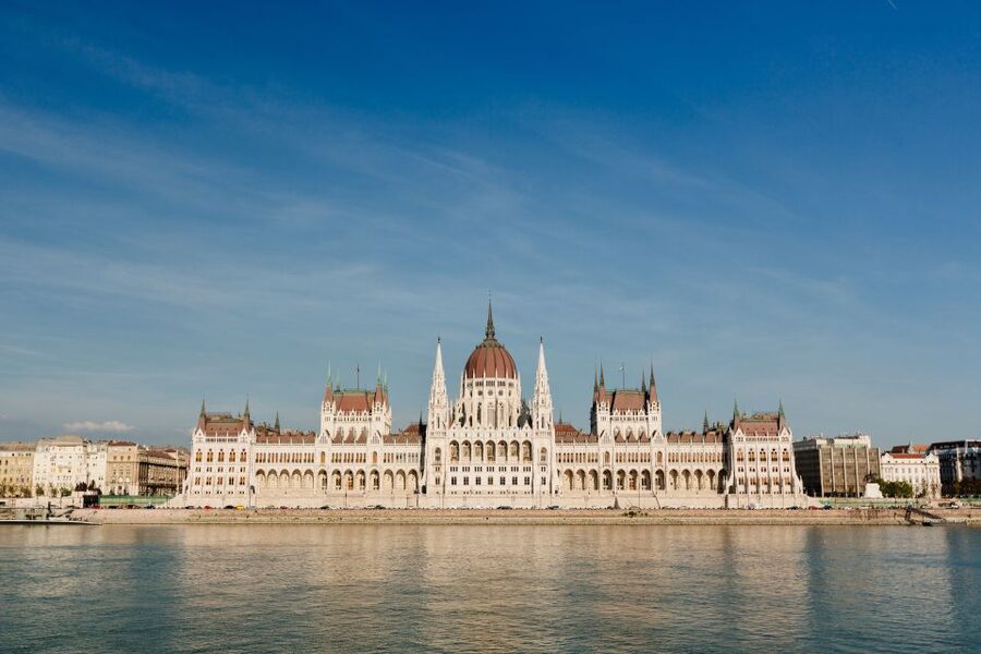 From Vienna: Guided Day Trip to Budapest - The guided walking tour: short, useful, and easier to manage