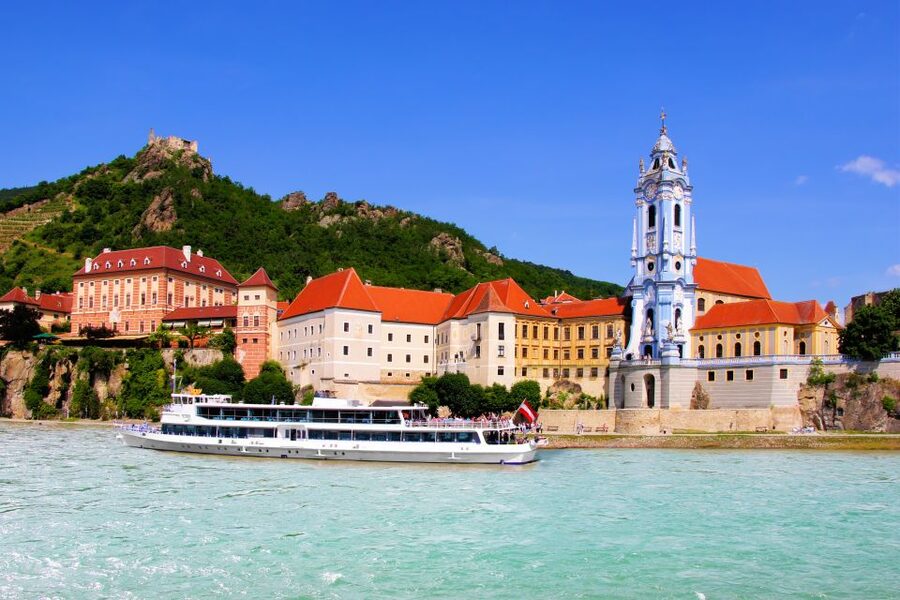 From Vienna: Wachau Valley Day Tour with Wine Tasting - Spitz wineries: tasting smarter, not just more