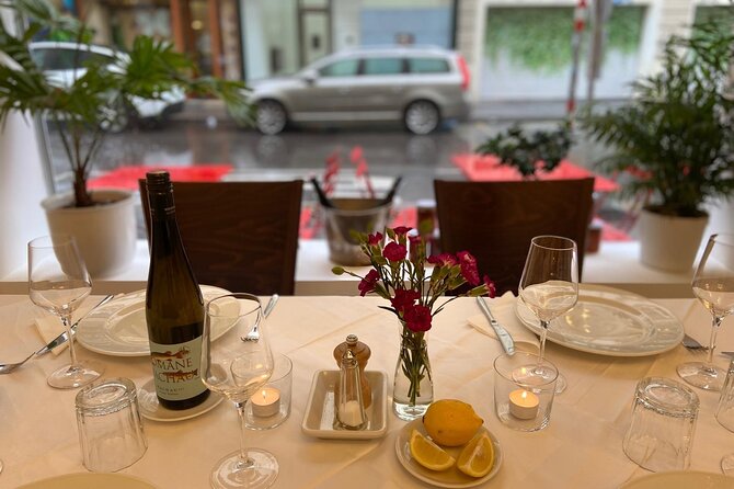 Nabiel's Vienna Cooking Class - Drinks, conversation, and why the host matters