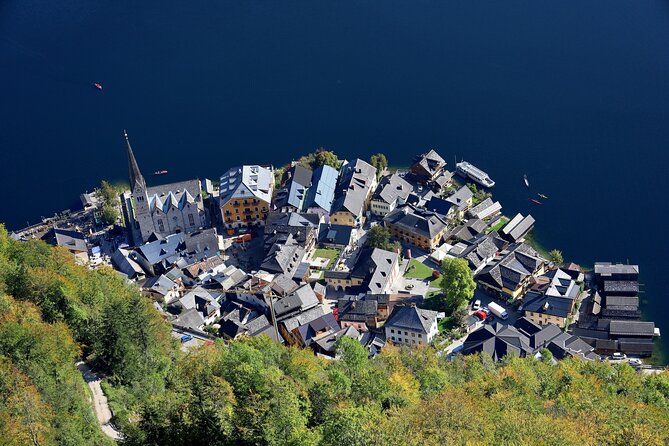 Private Day Tour of Hallstatt and Salzburg from Vienna - Traunsee Photo Stop: A Fast Hit of Salzkammergut Beauty