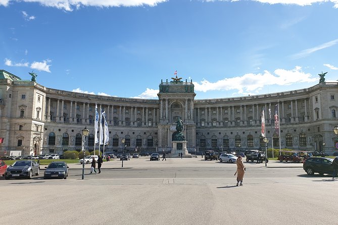 The best of Vienna on foot - Hofburg and Heldenplatz: the imperial backbone of Vienna