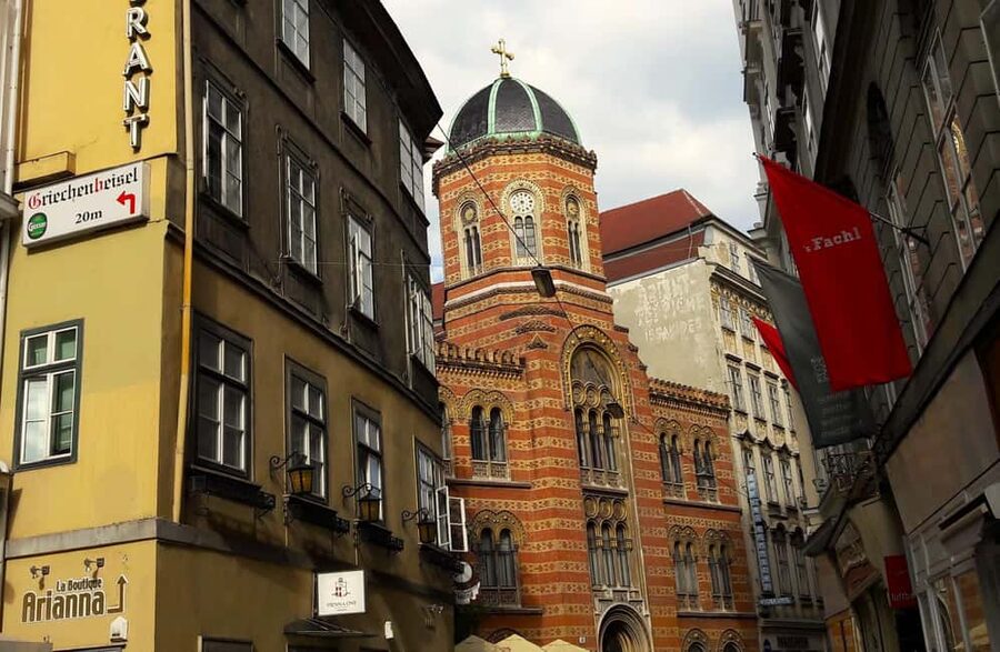 The unknown Vienna City- a guided walking tour in 3 hours - What you’ll see: Lugeck, Augustine, Basilisks, and the Hofburg