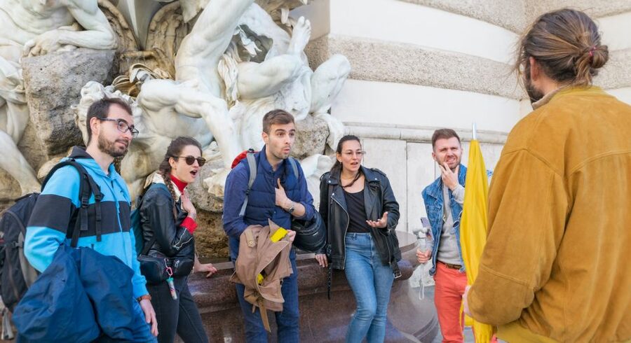 Vienna: 2-Hour Historical Crimes Guided Walking Tour - Palais Bathory and the Bloody Countess: the stop that sets the tone
