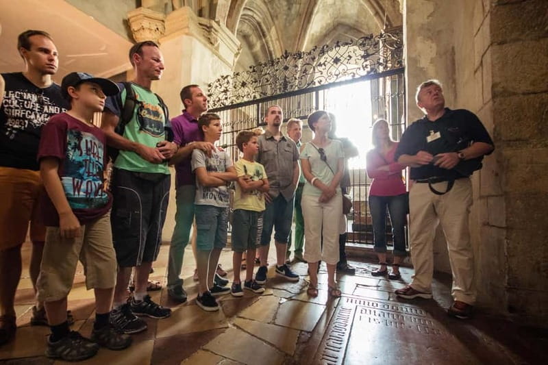 Vienna: 2 Hours Sightseeing Walking Tour - What Makes the Tour Feel Good: Pace, Questions, and Humor