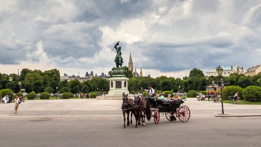 Vienna: 30-Minute Fiaker Ride in the Old Town - Private group value: $111 for up to 4 people