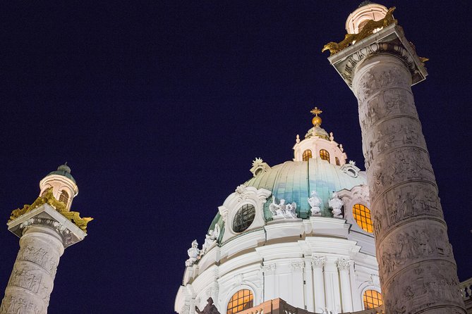 Vienna at night! Private photo tour of Vienna's most beautiful buildings - Parliament, Heldenplatz, and the Nationalbibliothek: making shots from multiple angles