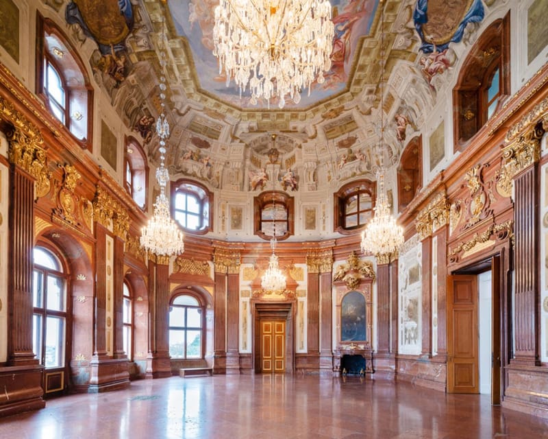 Vienna: Belvedere Palace Skip-the-Line Tour - Priority entry and the green-umbrella meeting spot