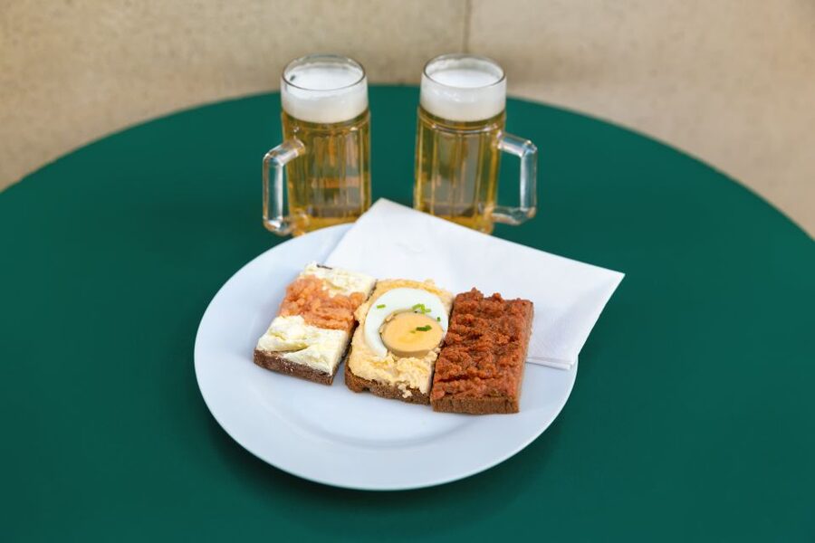 Vienna: Best of Vienna Food Tour - Six Stops in 150 Minutes, and Why That Pacing Works