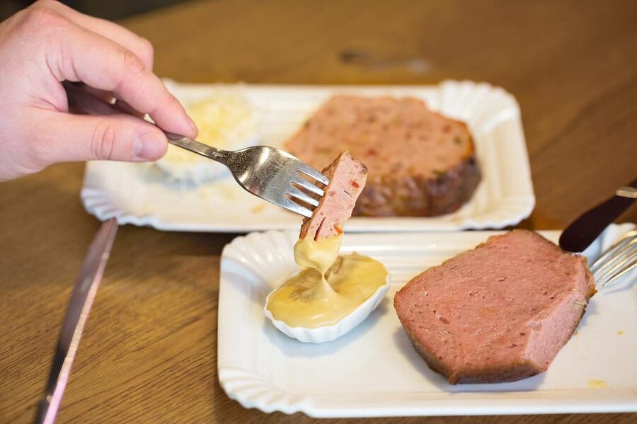 Vienna: Best of Vienna Food Tour - Wine, Ham, Horseradish, and Fresh Bread in a Local Setting