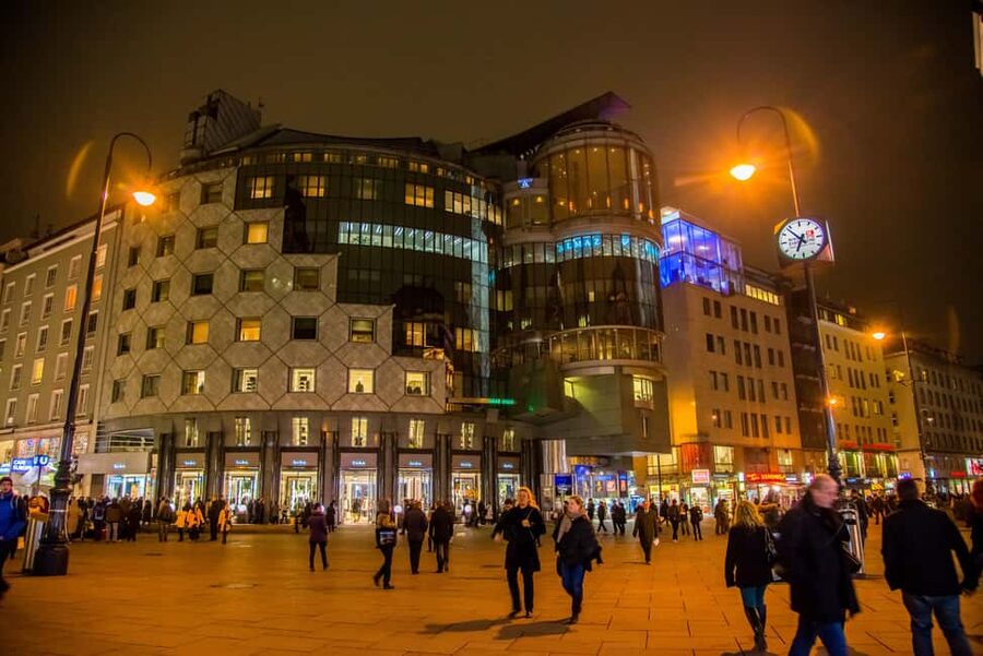 Vienna: Big Bus City Highlights Night Tour with Live Guide - Ring Street and city-center lights you can actually read