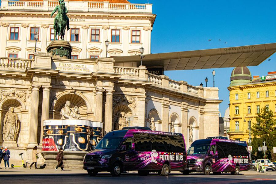 Vienna: Bus Tour with Virtual Reality Experience - Final Return: Ringstraße and the Last VR Stop