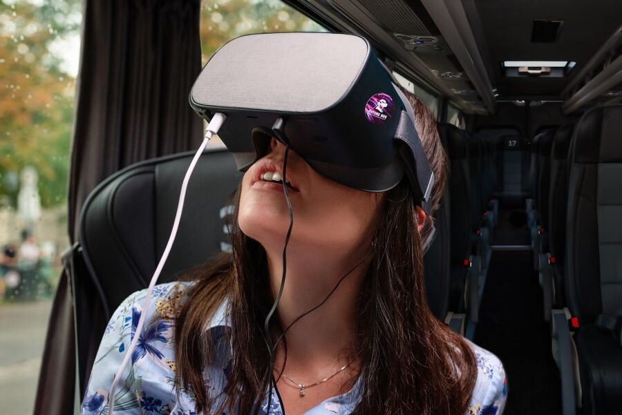 Vienna: Bus Tour with Virtual Reality Experience - The Start: Albertinaplatz and a Smooth Minibus Ride