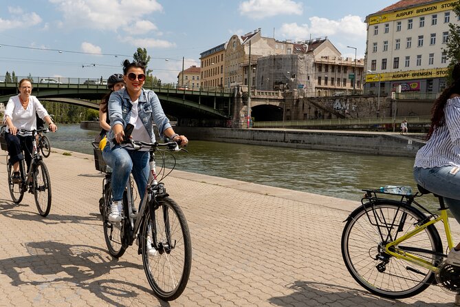 Vienna by bike in small groups max 12pax - Getting your bike at Velopold Vienna (and what to expect)