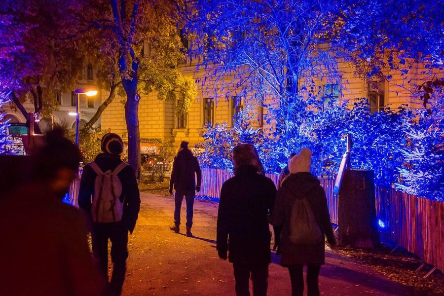 Vienna: Christmas Markets Tour - Four markets in Vienna, and what each stop is really for