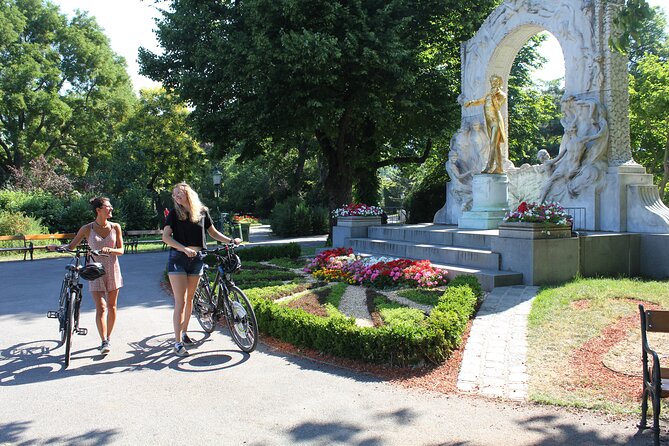 Vienna City Bike Tour - Riding the Danube Area and the Large City Park (Especially on Evenings)
