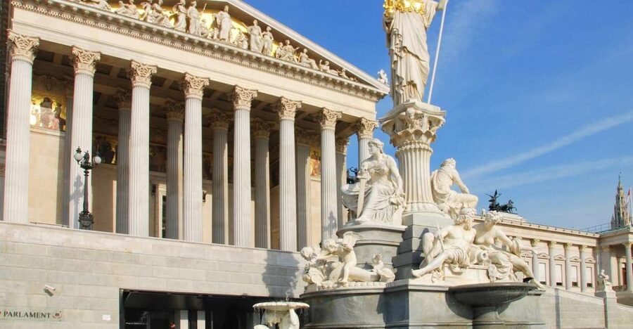 Vienna: City Center Guided Walking Tour - Starting on Maria-Theresien-Platz, then snapping into place on the Ring Road