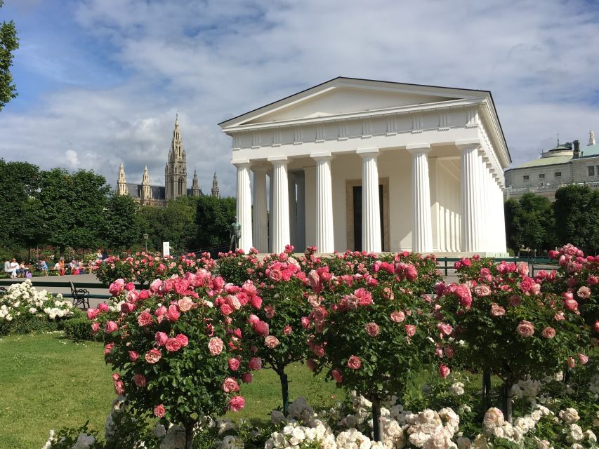 Vienna: City Center Guided Walking Tour - Vienna State Opera and Lobkowitz Palace: where Beethoven first conducted the Eroica