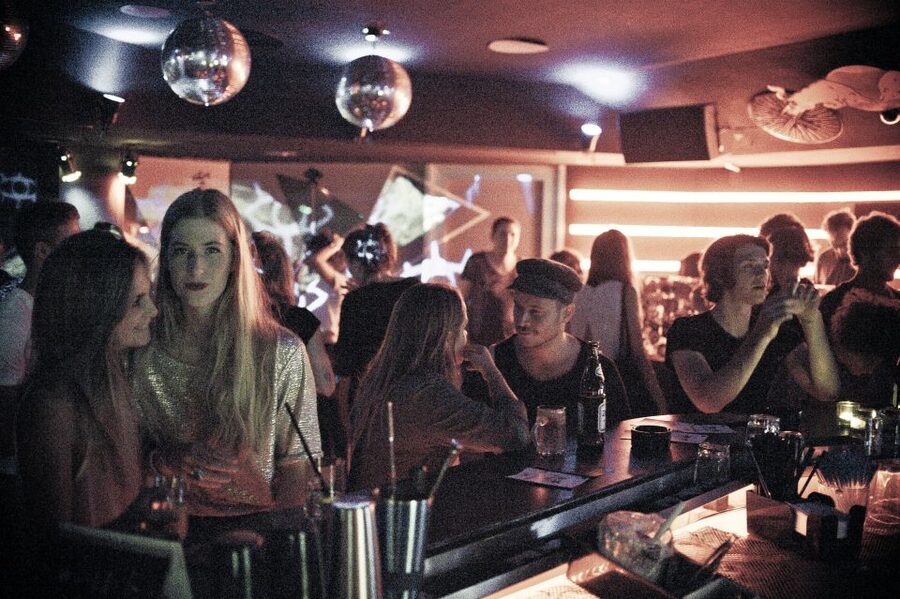 Vienna: City Center Pub Crawl - Stop-by-stop: three venues with different nightlife energy