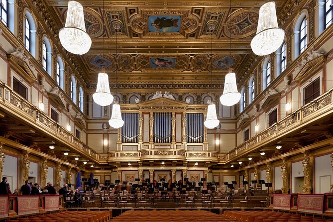 Vienna: Classical Music Concert in the World-Famous Musikverein - Inside the hall: acoustics, temperature, and the crowd rhythm