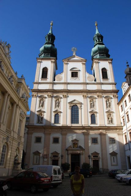 Vienna: Courtyards & Hidden Places Walking Tour - St. Stephen’s Cathedral and Stephansplatz, Seen From the Street Up