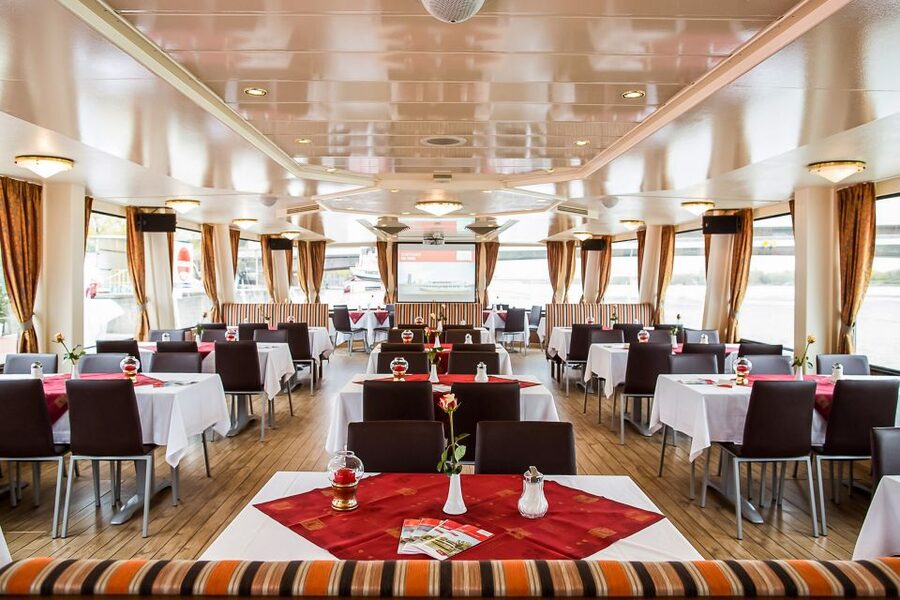 Vienna: Evening Cruise Along The Danube - Cozy Atmosphere Versus Big Sightseeing: What You Really See