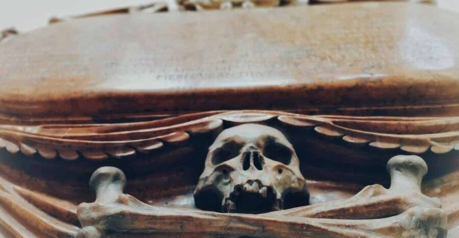 Vienna: German Guided Ghost Tour of Spooky Vienna - Knights Templar massacre, a mass murderer mystery, and how the guide ties it together