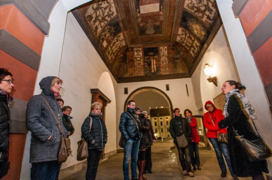 Vienna: Ghosts and Legends Guided Nighttime Walking Tour - What the Vienna Ghosts and Legends tour feels like after dark