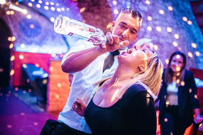 Vienna: Guided Pub Crawl with Club Entry - The guided itinerary: from Dick Mack’s to Kaktus Club and beyond