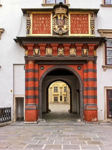 Vienna: Guided Walking Tour of City Center Highlights - Guides matter: the storytelling style that shows up in real tours