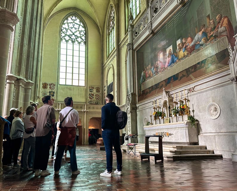 Vienna: Guided Walking Tour of City Highlights & Hidden Gems - Finding Minoritenplatz and meeting the guide by the Leopold-Figl statue