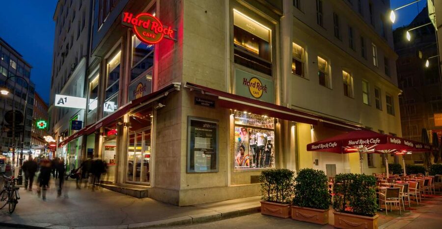 Vienna: Hard Rock Cafe with Set Menu for Lunch or Dinner - Hard Rock Cafe Vienna, where old Vienna style meets rock memorabilia