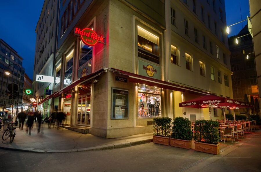 Vienna: Hard Rock Cafe with Set Menu for Lunch or Dinner - Priority seating and the real value of a set meal at $33