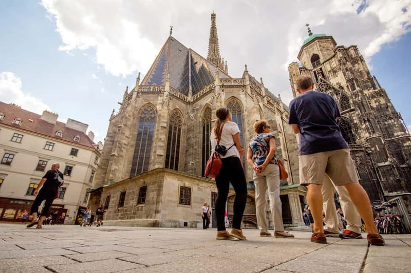 Vienna: Hidden Secrets and Local Stories Walking Tour - Stop 1: choosing the right starting point (Bankomat options)