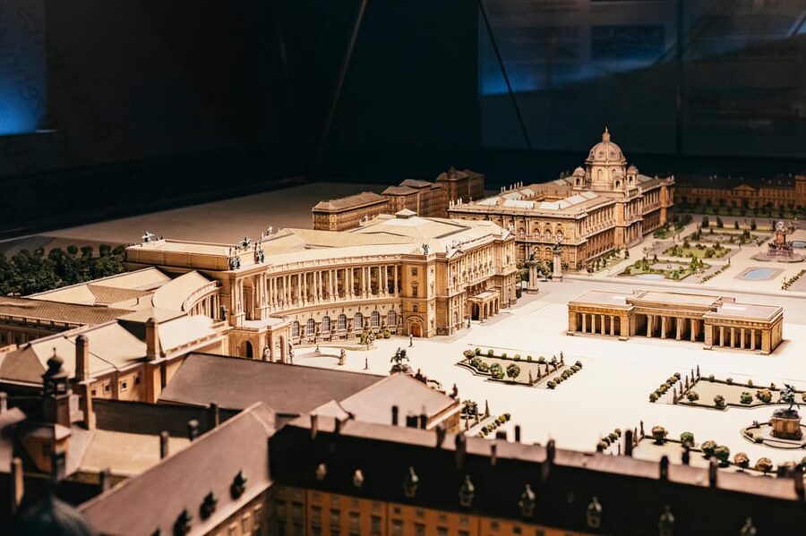 Vienna: Hofburg and Empress Sisi Museum Guided Tour - Who should book this tour, and who might want to think twice