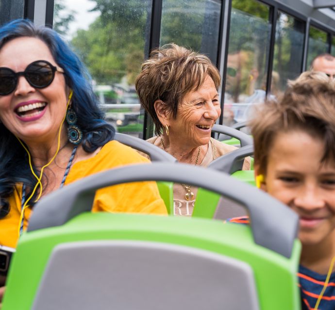 Vienna: Hop-On Hop-Off Sightseeing Bus Tour in 19 Languages - Key points that make this bus tour work