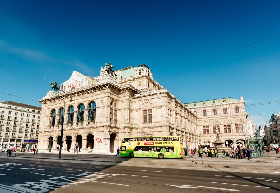 Vienna: Hop-On Hop-Off Sightseeing Bus Tour in 19 Languages - Audio in 19 languages, plus a self-guided walking tour app