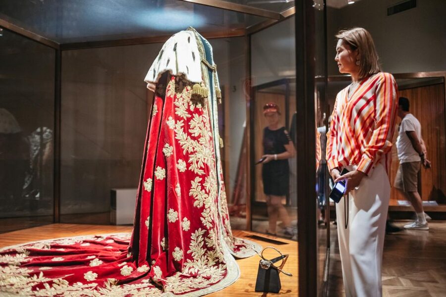 Vienna: Imperial Treasury in the Hofburg Palace - Entering the Swiss Wing: why this room matters