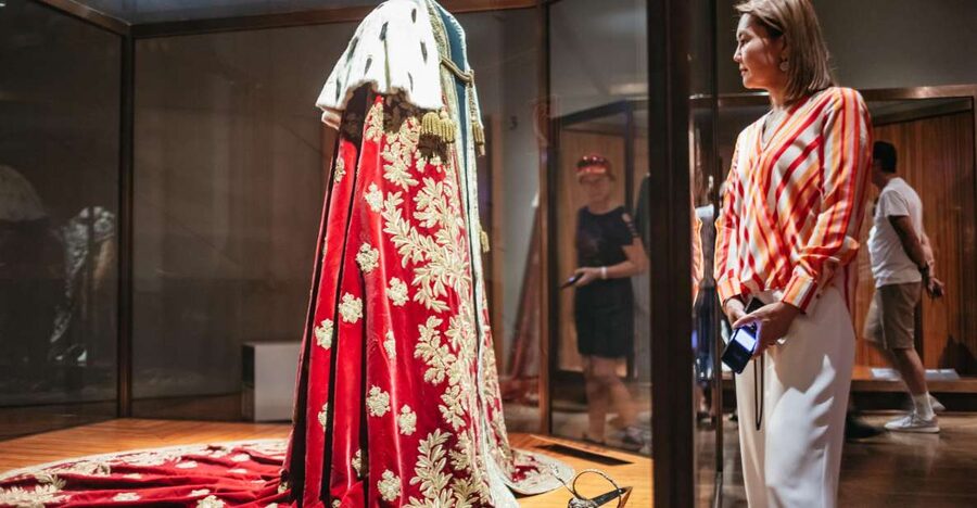 Vienna: Imperial Treasury in the Hofburg Palace - Getting to the meeting point and finding your way inside