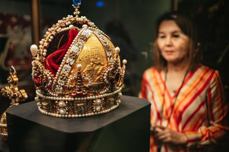 Vienna: Imperial Treasury in the Hofburg Palace - The Austrian Imperial Crown and the Holy Roman Empire regalia