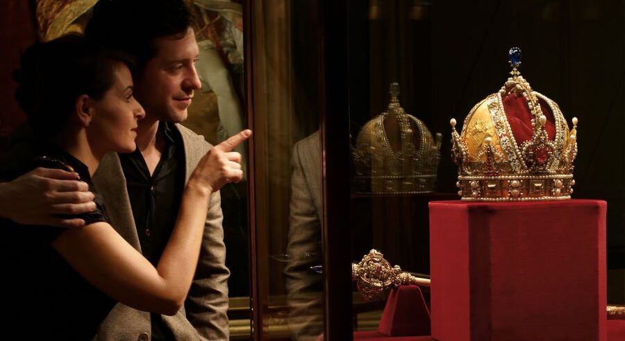 Vienna: Imperial Treasury in the Hofburg Palace - Empress Elisabeth’s jewelry pieces: the personal side of dynastic wealth