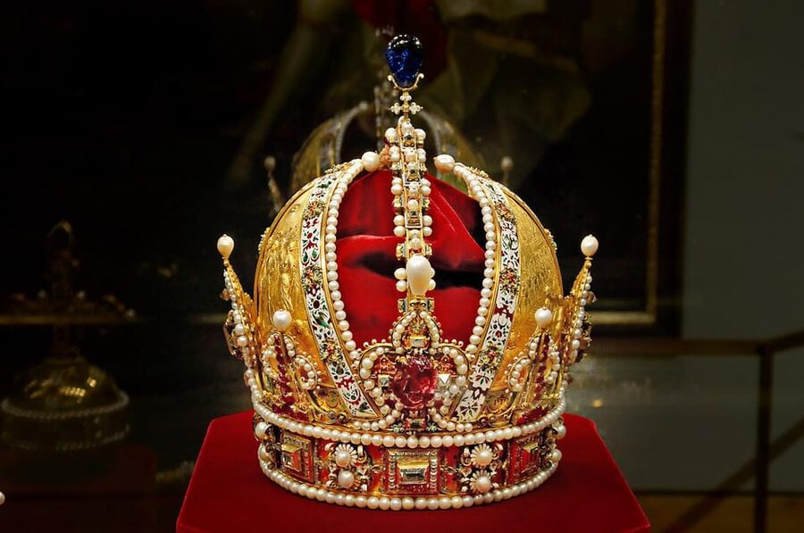 Vienna: Imperial Treasury & New Hofburg Palace Combo Ticket - Where to start inside the Hofburg complex: meeting points and wayfinding