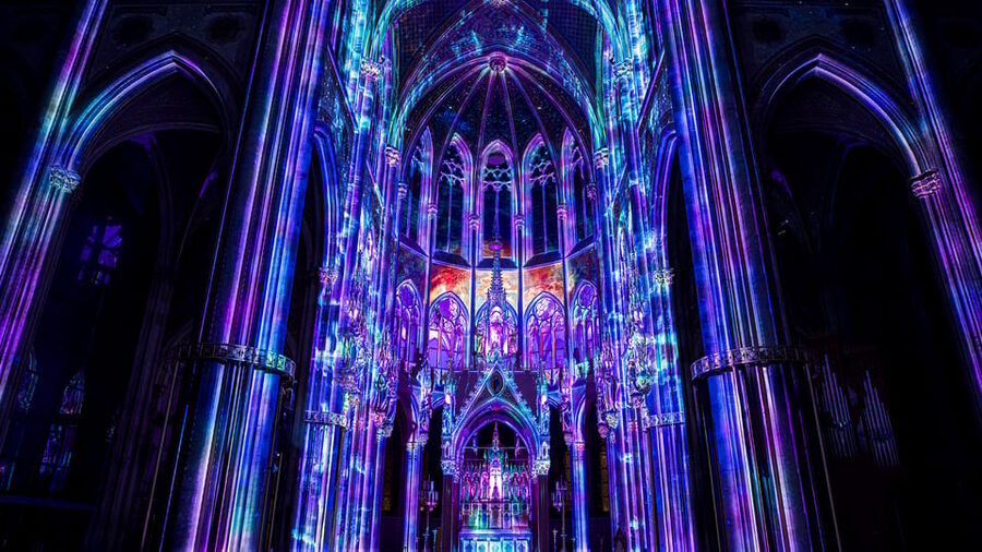 Vienna: Light of Creation Votive Church Immersive Light Show - Picking a seat in the nave, front vs middle vs back