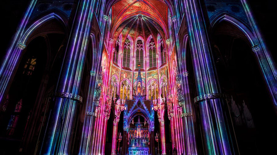 Vienna: Light of Creation Votive Church Immersive Light Show - Cold winter nights and hot summer afternoons, what to wear