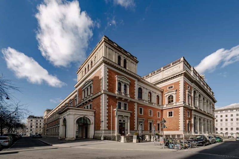 Vienna: Mozart & Strauss Classical Concert at Börse Palace - The opera singers and ballet dancers, and how they change the pacing
